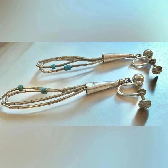 Antique Native-American Liquid Silver Turquoise Bead Screw-Back Earrings - Picture 6 of 6
